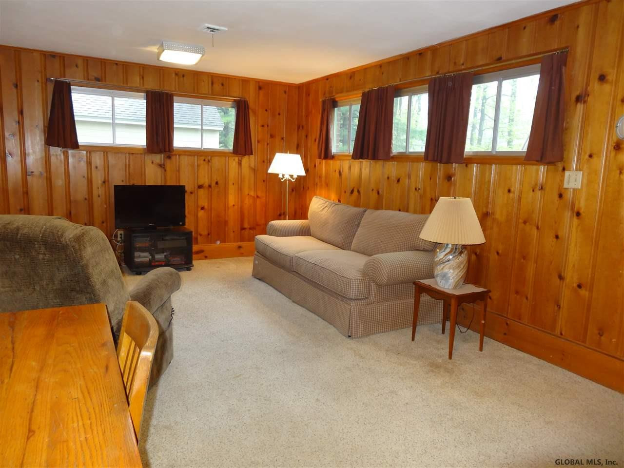 825 Jamaica Road Schenectady, NY 12309 - Photo 12 of 21 Photo 12