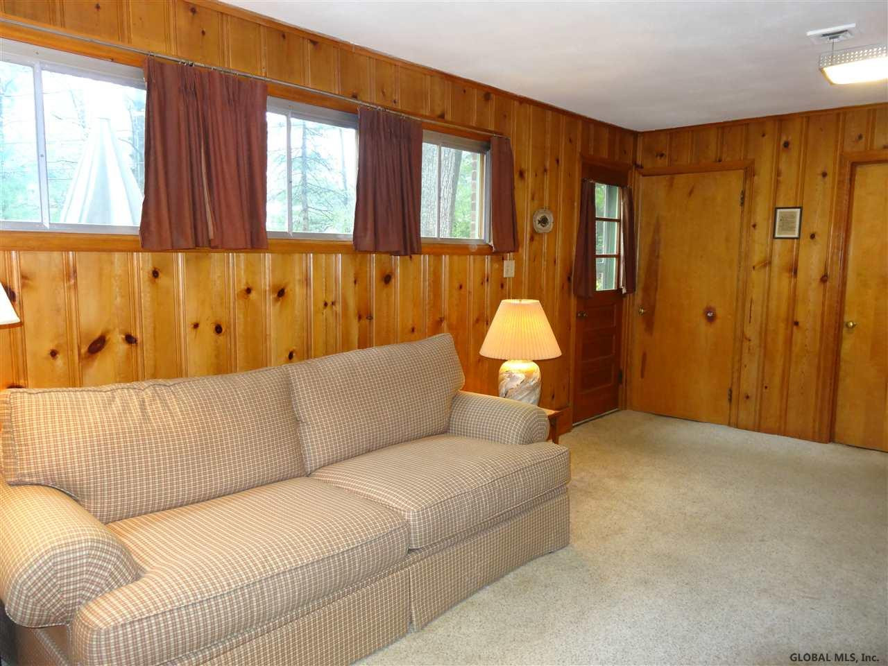 825 Jamaica Road Schenectady, NY 12309 - Photo 13 of 21 Photo 13
