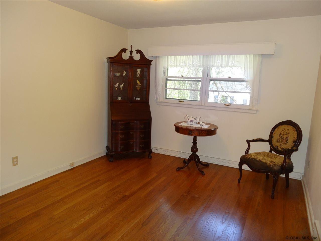 825 Jamaica Road Schenectady, NY 12309 - Photo 16 of 21 Photo 16