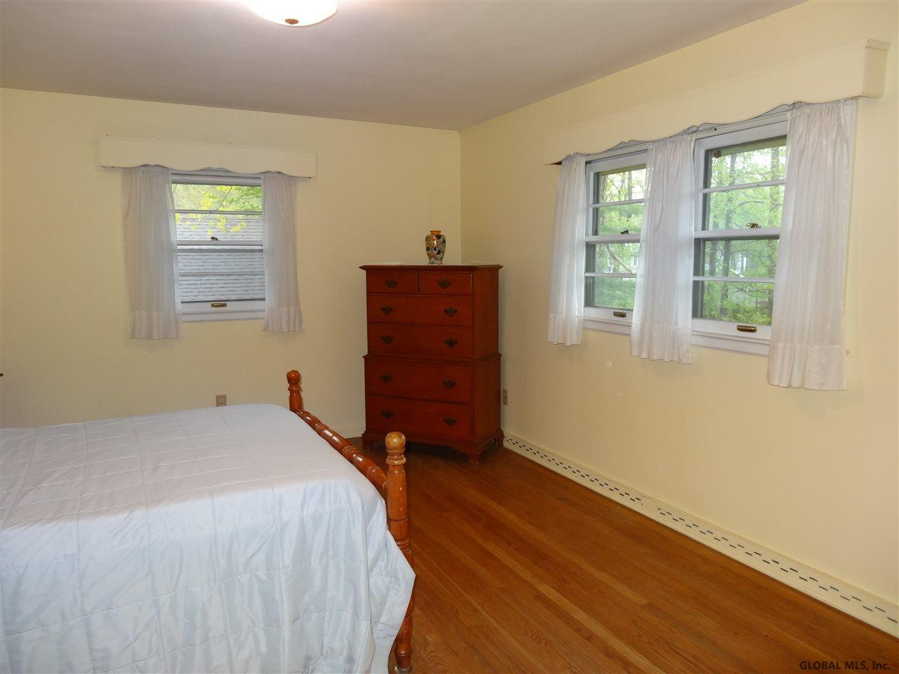 825 Jamaica Road Schenectady, NY 12309 - Photo 17 of 21 Photo 17