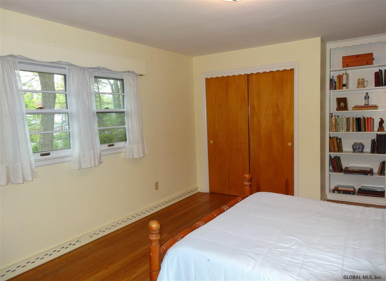 825 Jamaica Road Schenectady, NY 12309 - Photo 18 of 21 Photo 18