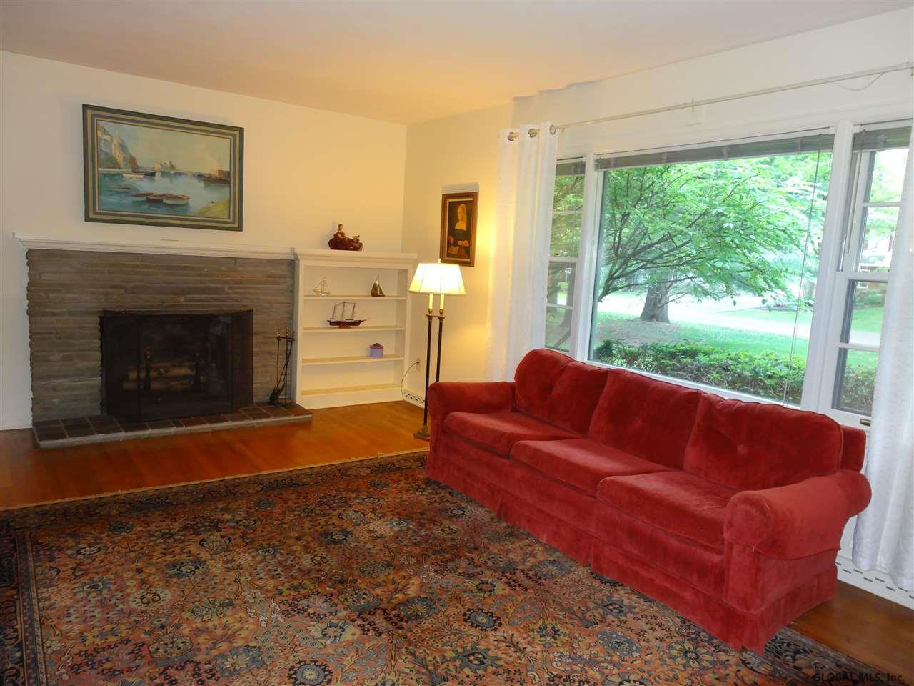 825 Jamaica Road Schenectady, NY 12309 - Photo 5 of 21 Photo 5