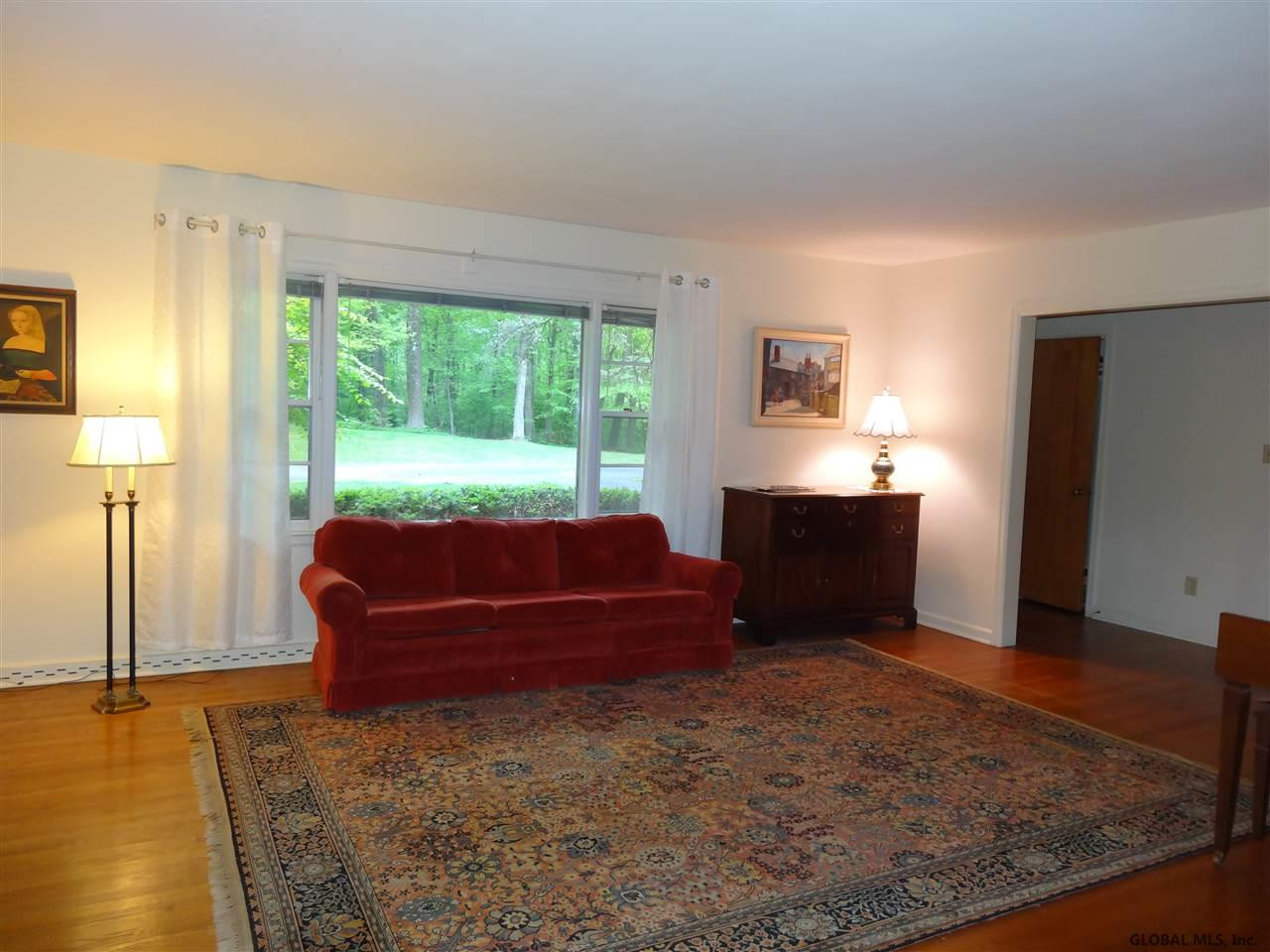 825 Jamaica Road Schenectady, NY 12309 - Photo 6 of 21 Photo 6