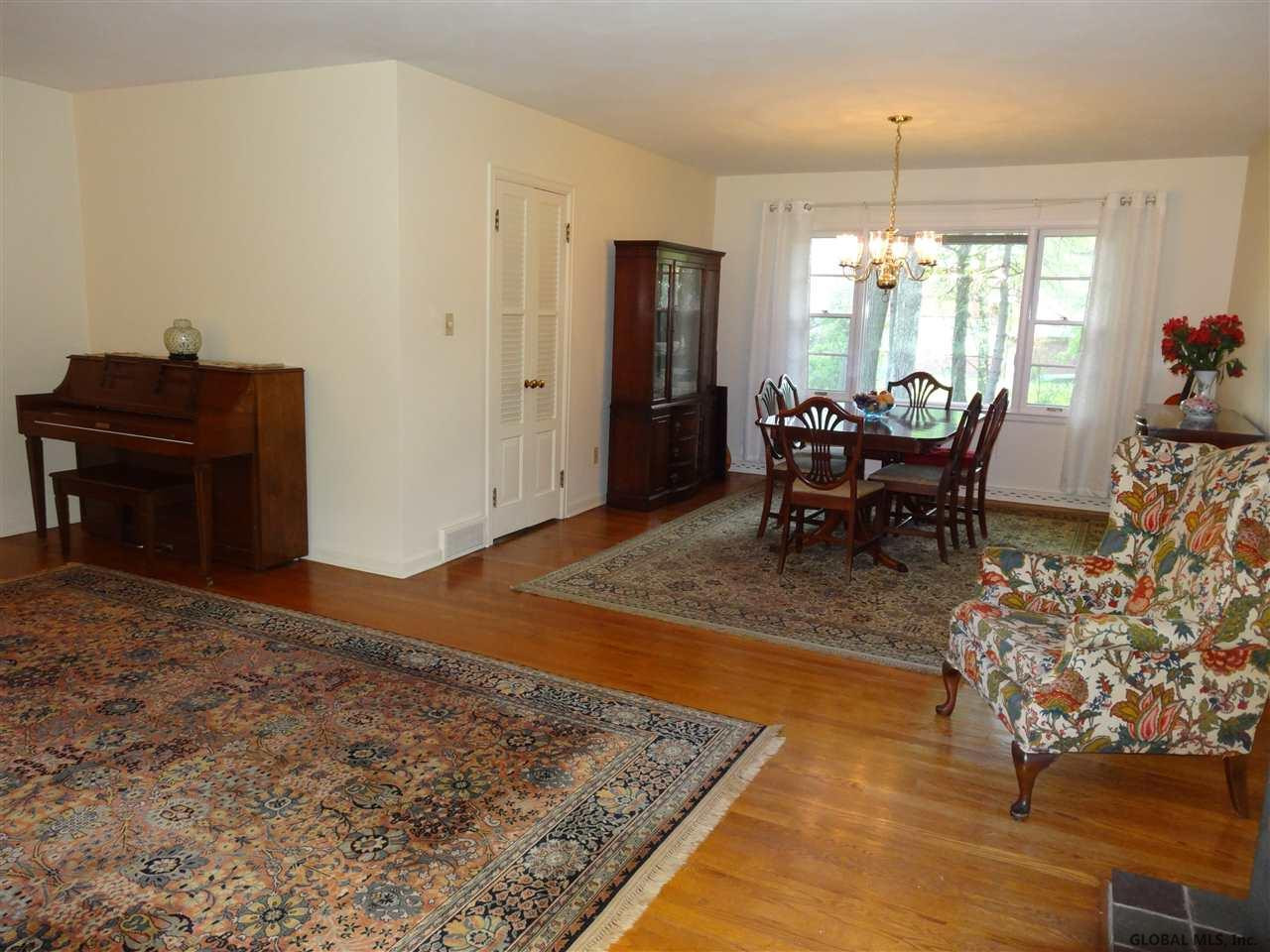 825 Jamaica Road Schenectady, NY 12309 - Photo 8 of 21 Photo 8