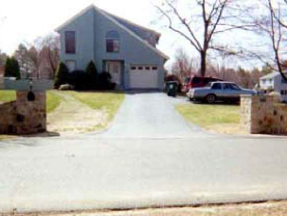 208 Lancaster Farm Road Salem, NH 03079 - Photo 1 of 5