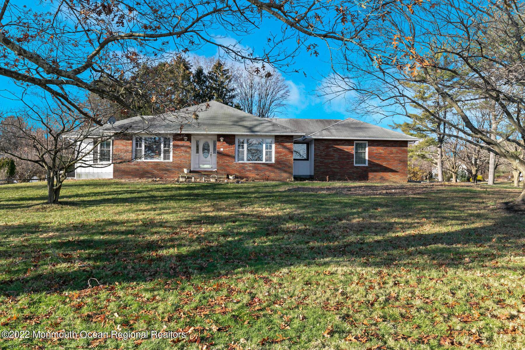 92 Five Points Road Colts Neck, NJ 07722 - Photo 27 of 32 4M3A7629-003-005-1800x1200