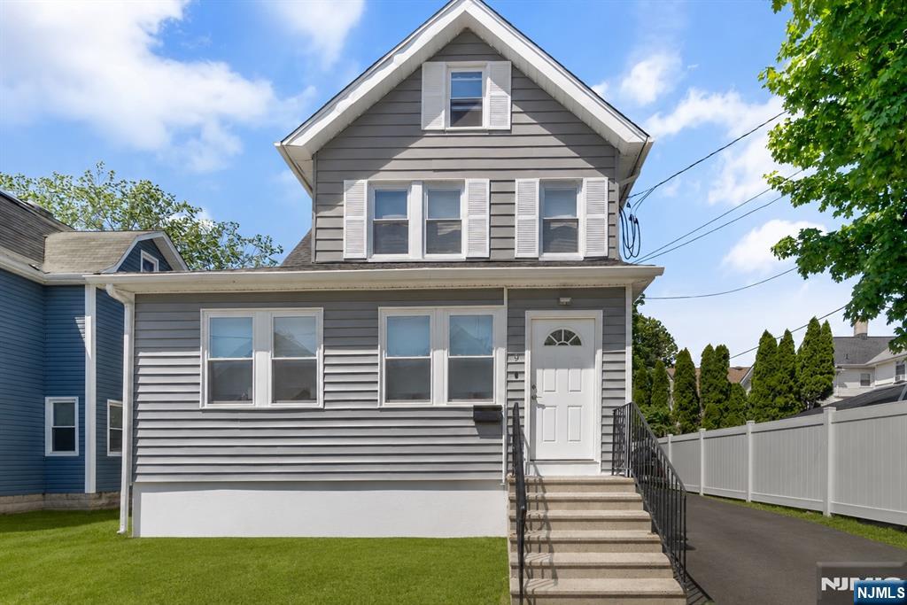 9 Sycamore Street Bloomfield, NJ 07003 - Photo 1 of 34