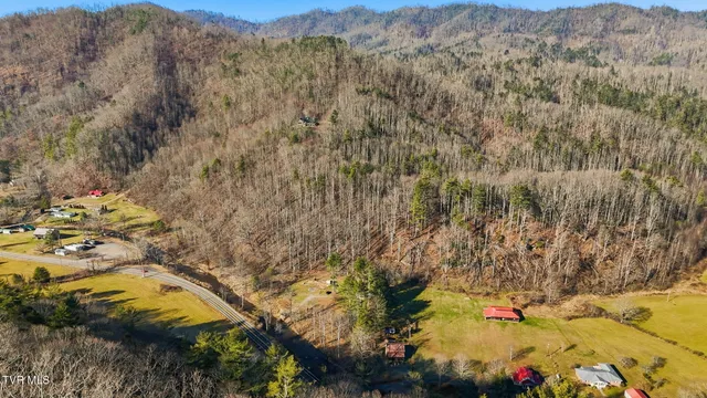 $350,000 | 8485 Highway 91 North, Laurel Bloomery, TN 37680