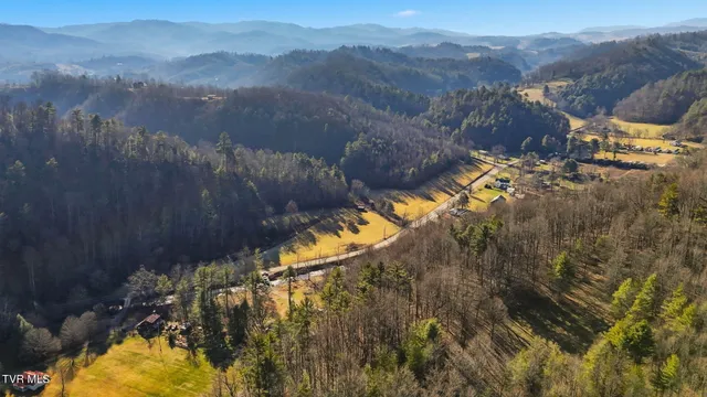 $350,000 | 8485 Highway 91 North, Laurel Bloomery, TN 37680