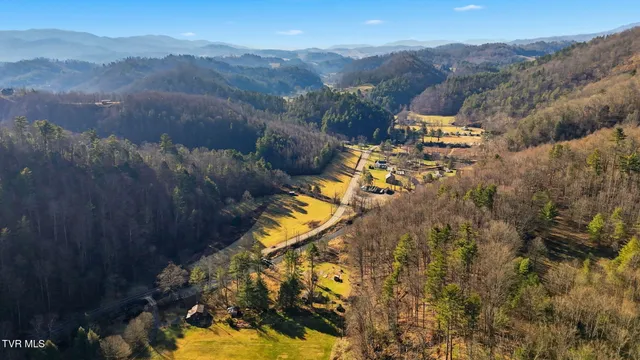 $350,000 | 8485 Highway 91 North, Laurel Bloomery, TN 37680