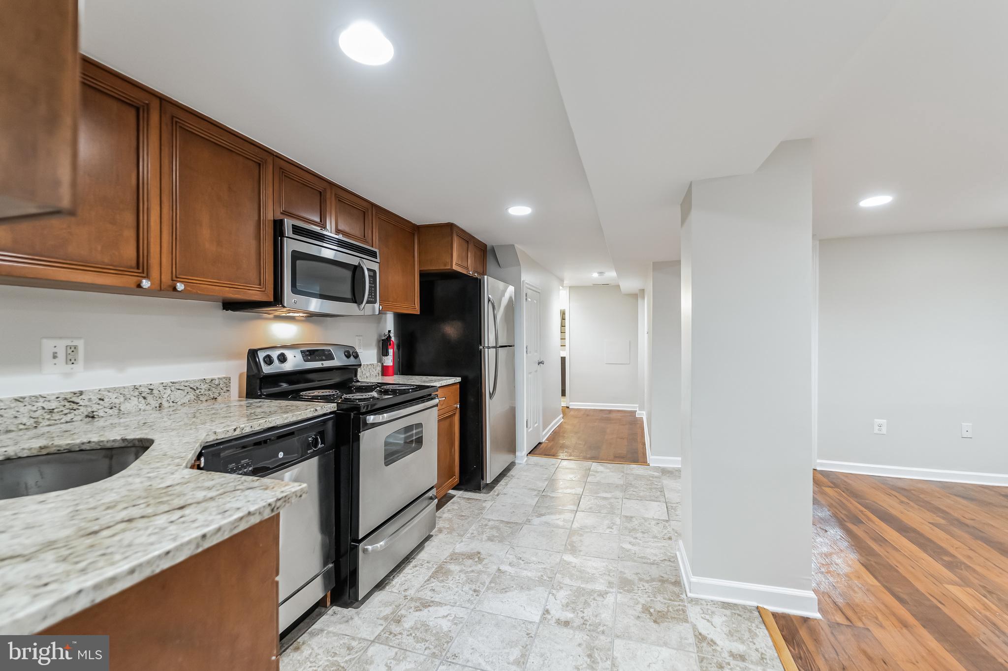 2411 North Capitol Street Northeast, Unit B Washington, DC 20002 - Photo 5 of 31