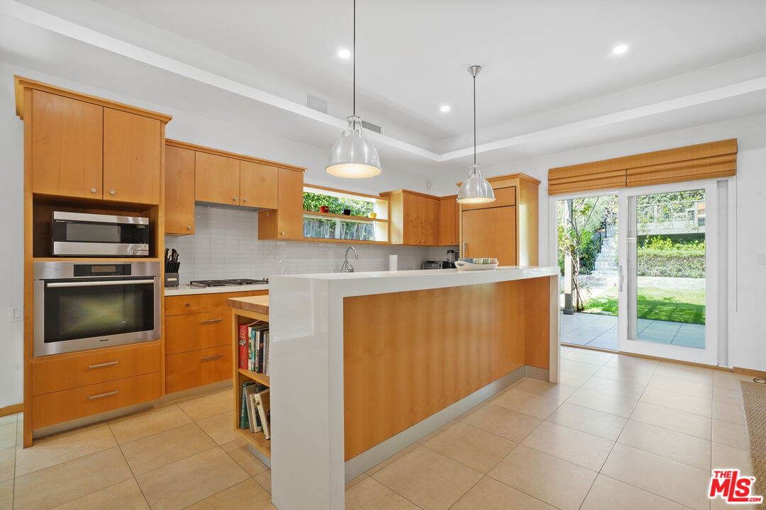 31777 Broad Beach Road Malibu, CA 90265 - Photo 4 of 20