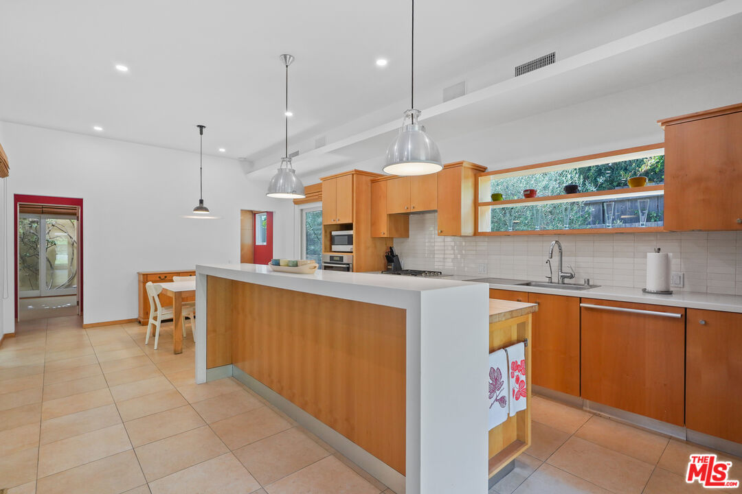 31777 Broad Beach Road Malibu, CA 90265 - Photo 5 of 20