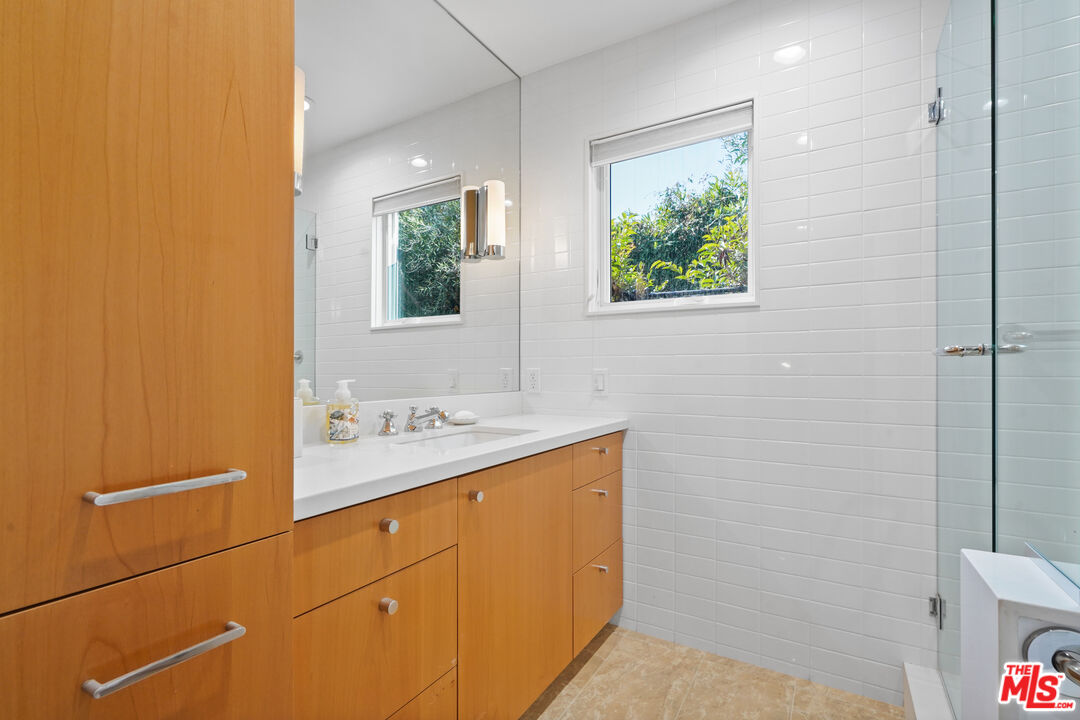 31777 Broad Beach Road Malibu, CA 90265 - Photo 9 of 20