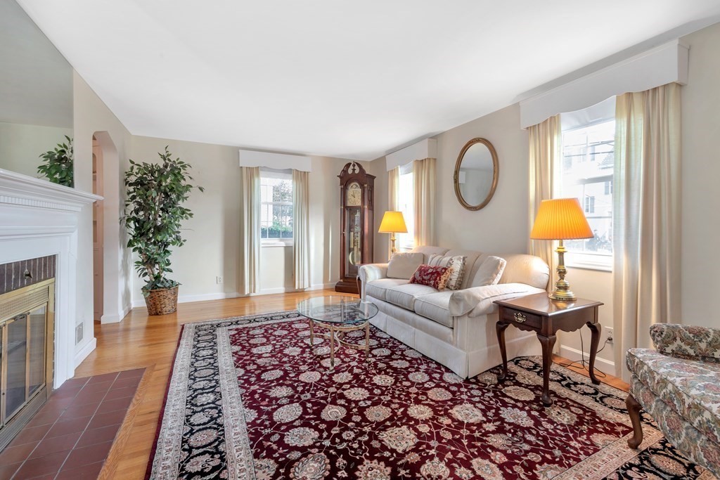 72 Bay State Road Arlington, MA 02474 - Photo 5 of 32 Gallery Image 5