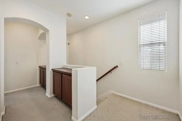 a view of an entryway with workspace