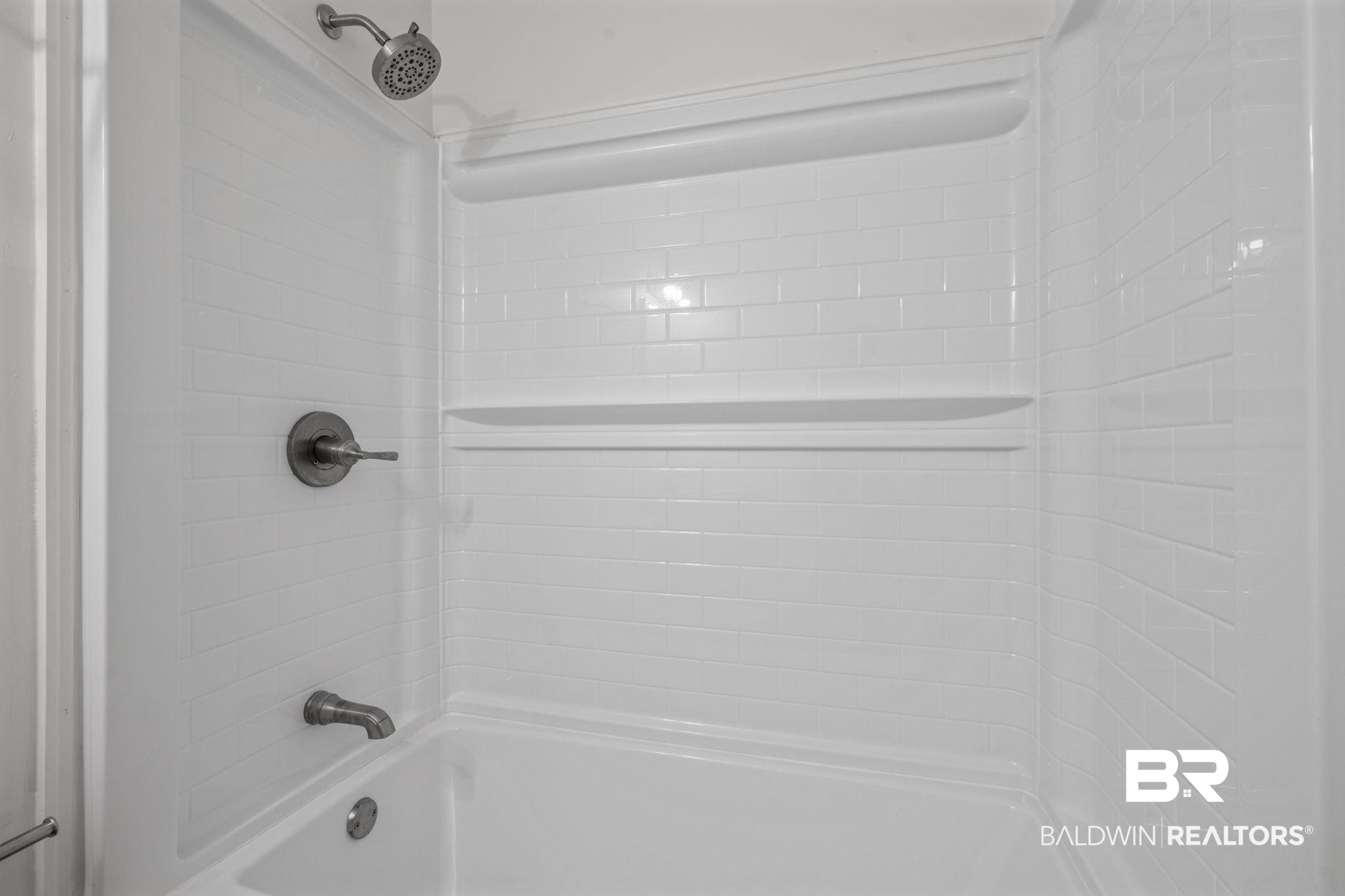 5734 Pheasant Court Theodore, AL 36582 - Photo 11 of 23 Full bathroom with shower / bath combination