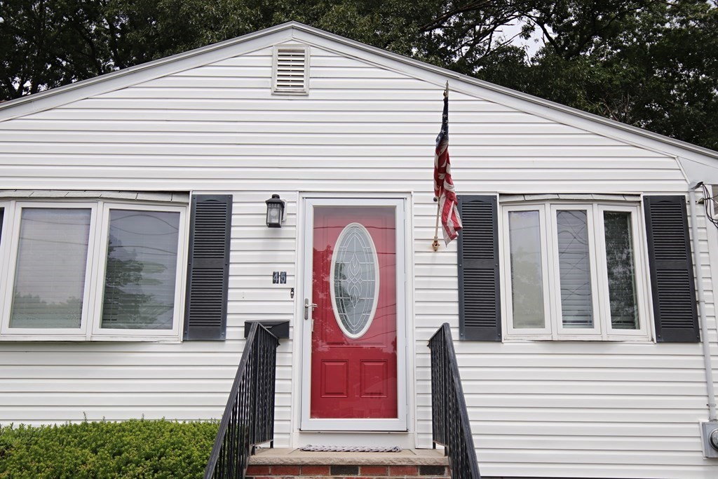45 Basse Road Lynn, MA 01904 - Photo 3 of 41 Gallery Image 3