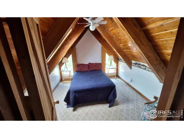 a black and white photo of a mountain