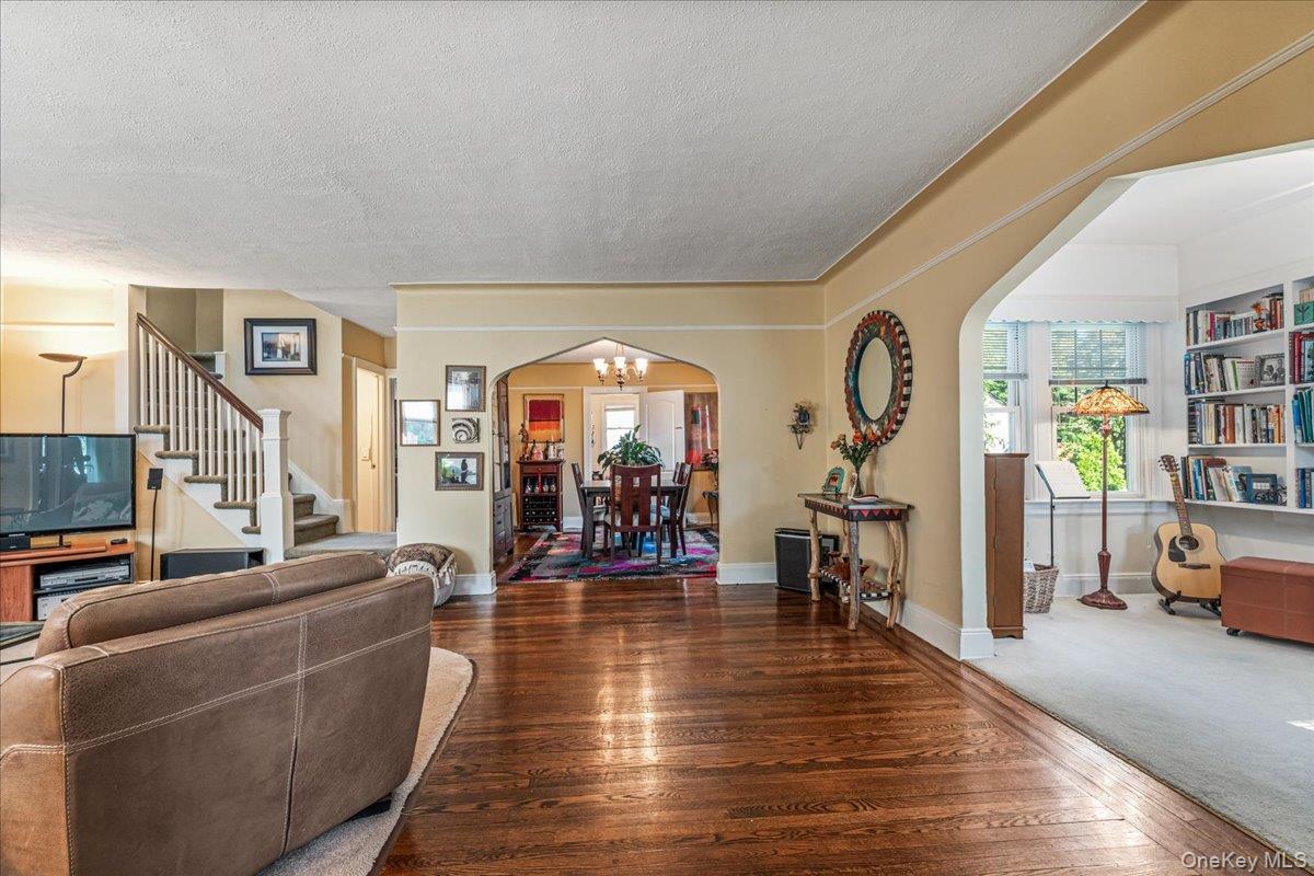 25 Archer Road West Hempstead, NY 11552 - Photo 2 of 36