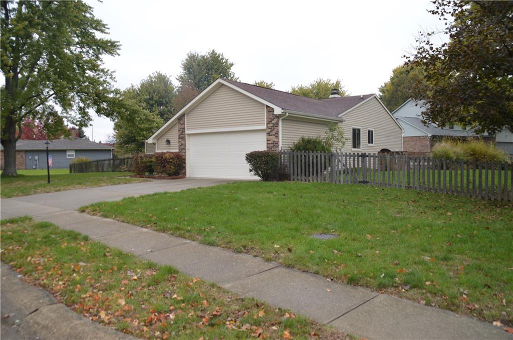 8279 Castle Ridge Lane Indianapolis, IN 46256 - Photo 33 of 36 Gallery Image 33