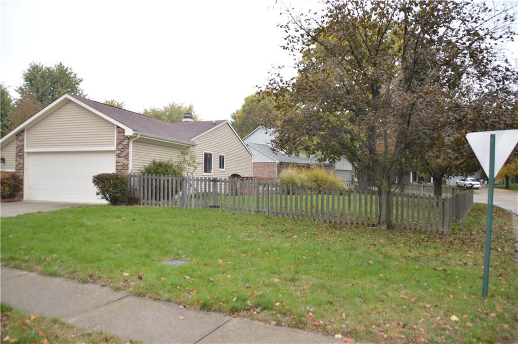 8279 Castle Ridge Lane Indianapolis, IN 46256 - Photo 34 of 36 Gallery Image 34