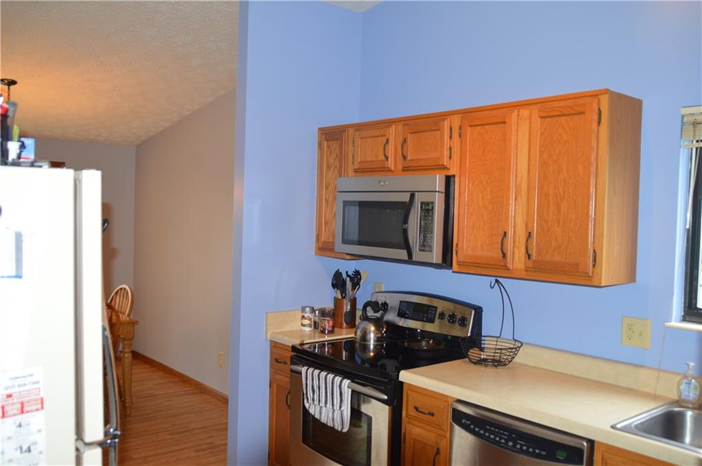 8279 Castle Ridge Lane Indianapolis, IN 46256 - Photo 6 of 36 Gallery Image 6