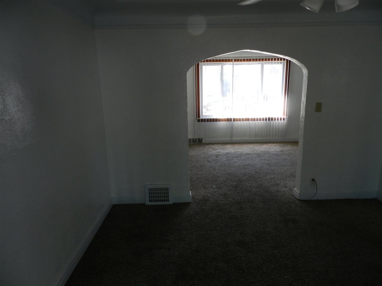 8211 Stephens Road Center Line, MI 48015 - Photo 48 of 50 50082683-49.JPG