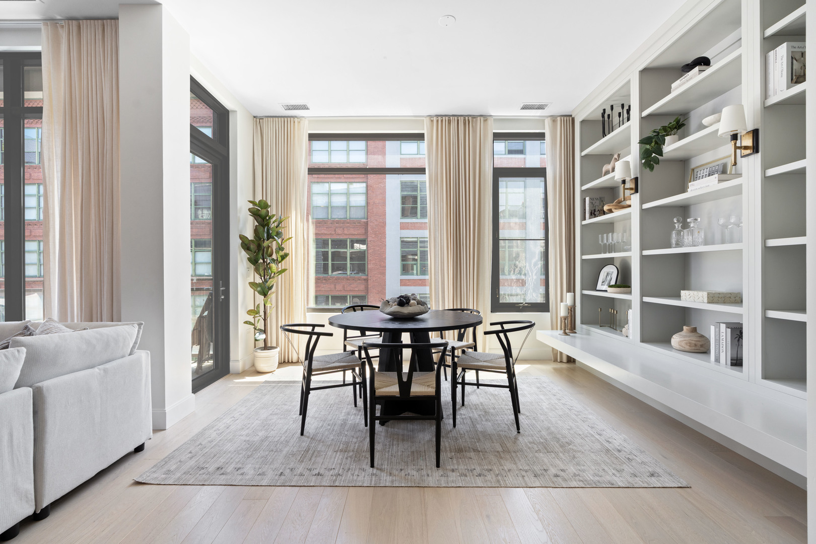28 North Carpenter Street, Unit 4N Chicago, IL 60607 - Photo 13 of 31