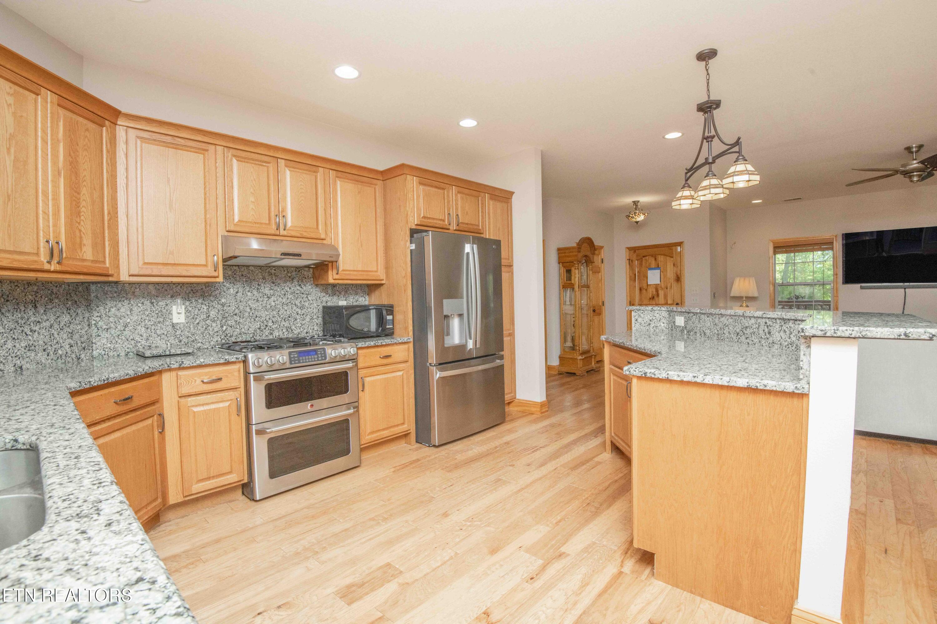 1033 Shell Mountain Road Sevierville, TN 37876 - Photo 32 of 60 kitchen 2_1