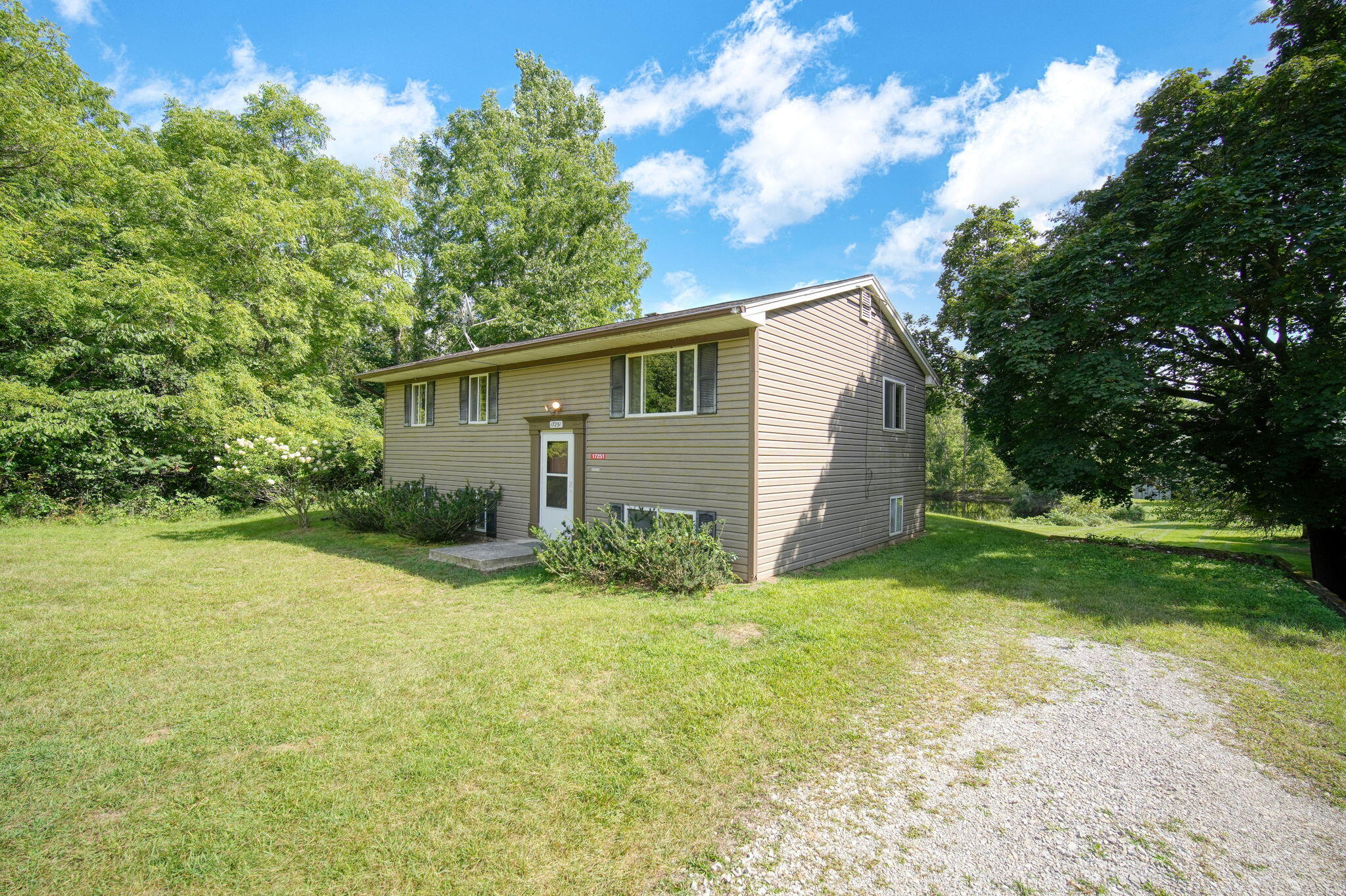 17251 English Road Manchester, MI 48158 - Photo 4 of 48 3-web-or-mls-DSC09193_HDR