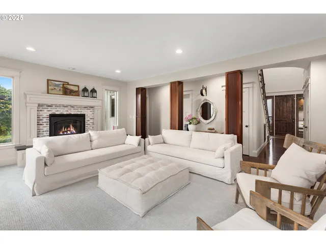 $1,549,000 | 2520 Southeast Ellsworth Road, Vancouver, WA 98664