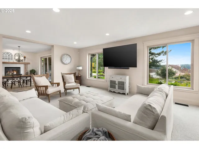 $1,549,000 | 2520 Southeast Ellsworth Road, Vancouver, WA 98664