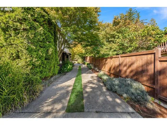 $1,549,000 | 2520 Southeast Ellsworth Road, Vancouver, WA 98664