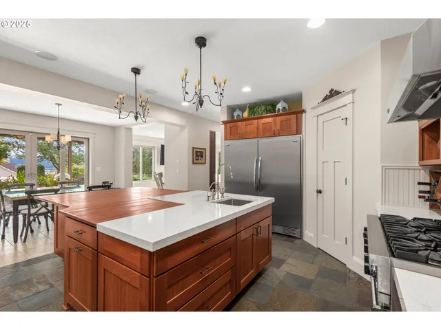 $1,549,000 | 2520 Southeast Ellsworth Road, Vancouver, WA 98664