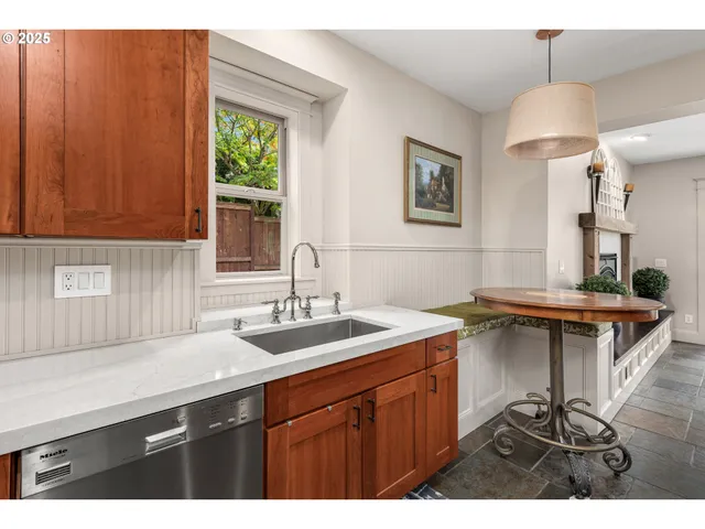 $1,549,000 | 2520 Southeast Ellsworth Road, Vancouver, WA 98664