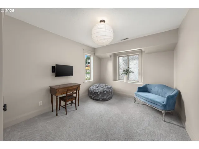 $1,549,000 | 2520 Southeast Ellsworth Road, Vancouver, WA 98664