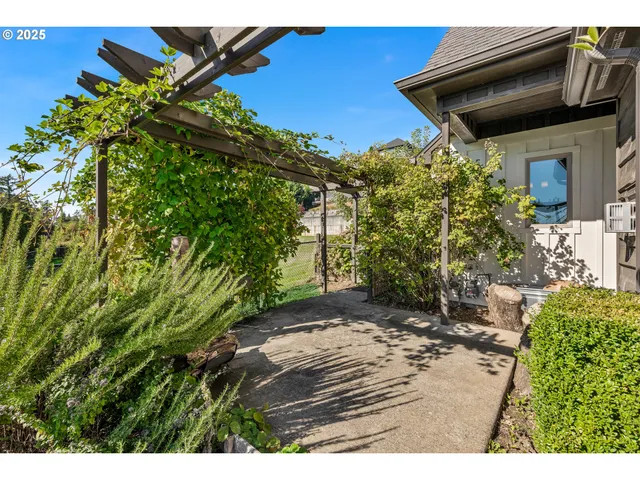 $1,549,000 | 2520 Southeast Ellsworth Road, Vancouver, WA 98664