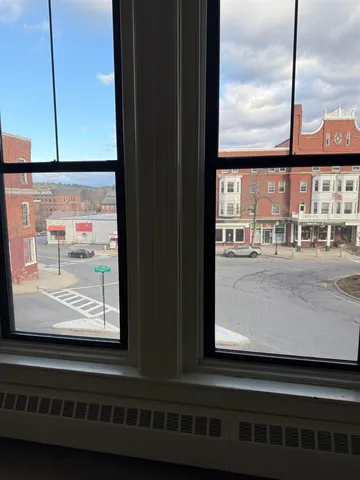 $1,275 | 1 Pleasant Street, Unit 220, Claremont, NH 03743