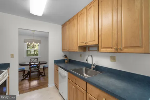 $700,000 | 9008 Edgewood Drive, Gaithersburg, MD 20877