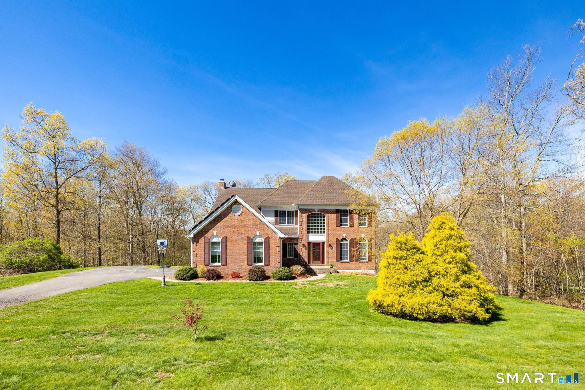 10 Eastham Bridge Road East Hampton, CT 06424 - Photo 2 of 37 This 2,660 sqft, 4 Bedroom home sits on a 2.57ac lot with both lots of grass area and wooded area as well.