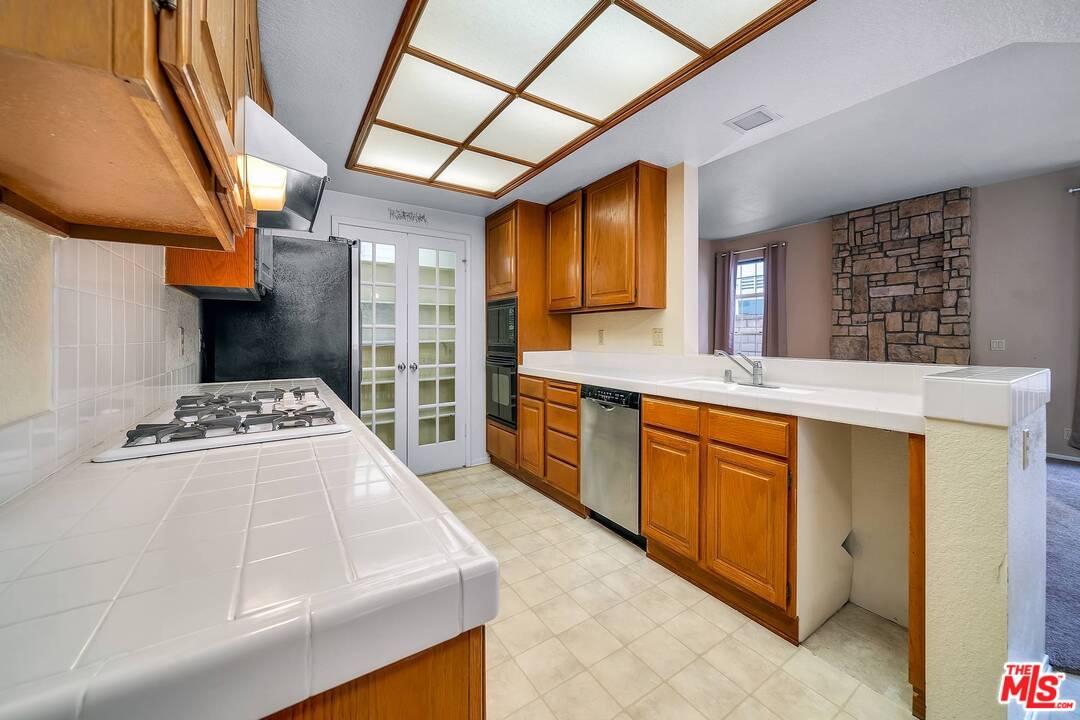 7706 West 80th Street Playa del Rey, CA 90293 - Photo 11 of 30 Gallery Image 11
