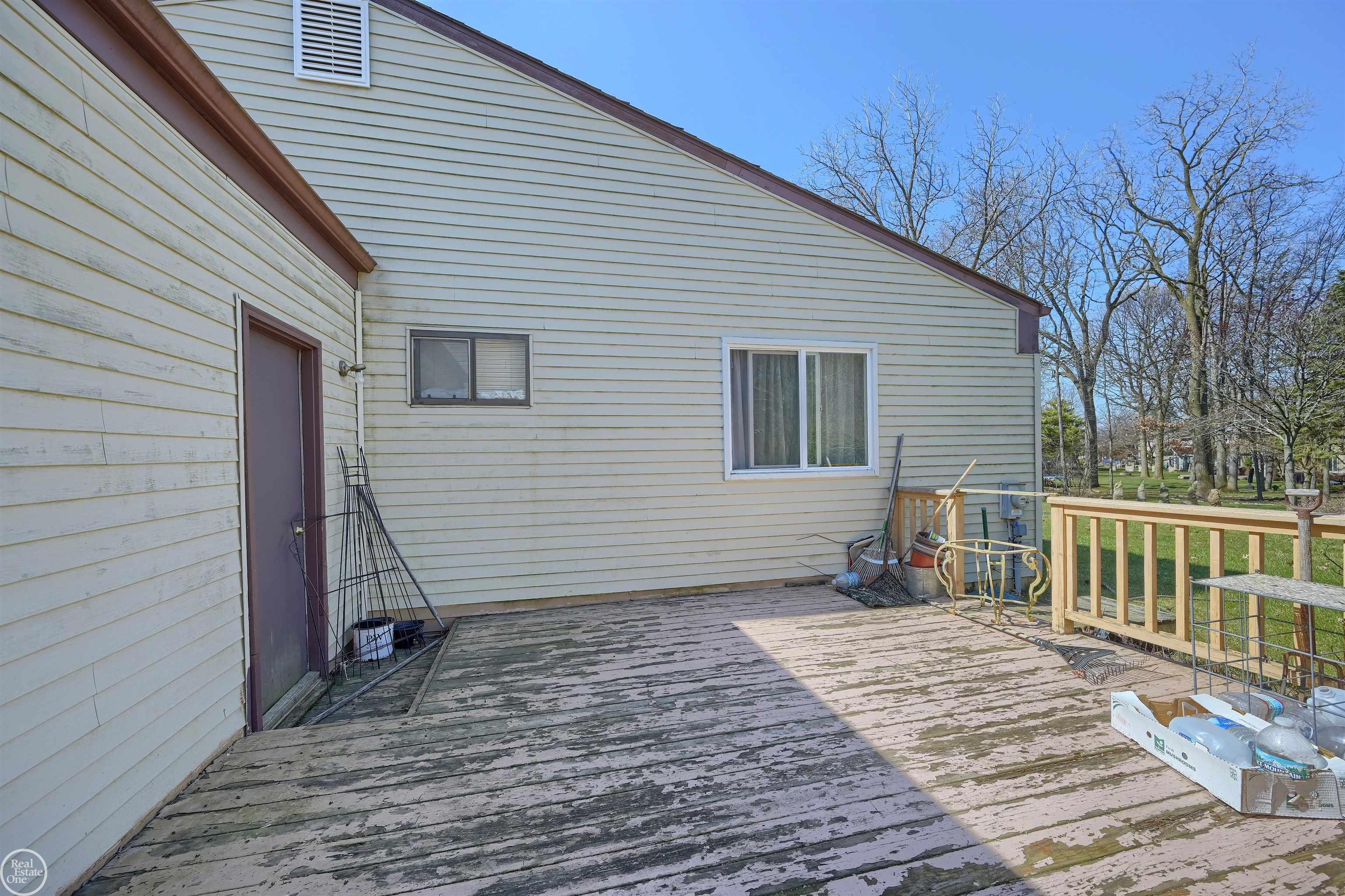 704 Dressler Lane Rochester, MI 48307 - Photo 24 of 26 50137153-579a2561-3eef-440e-80ec-cc2dd487b05b.JPG