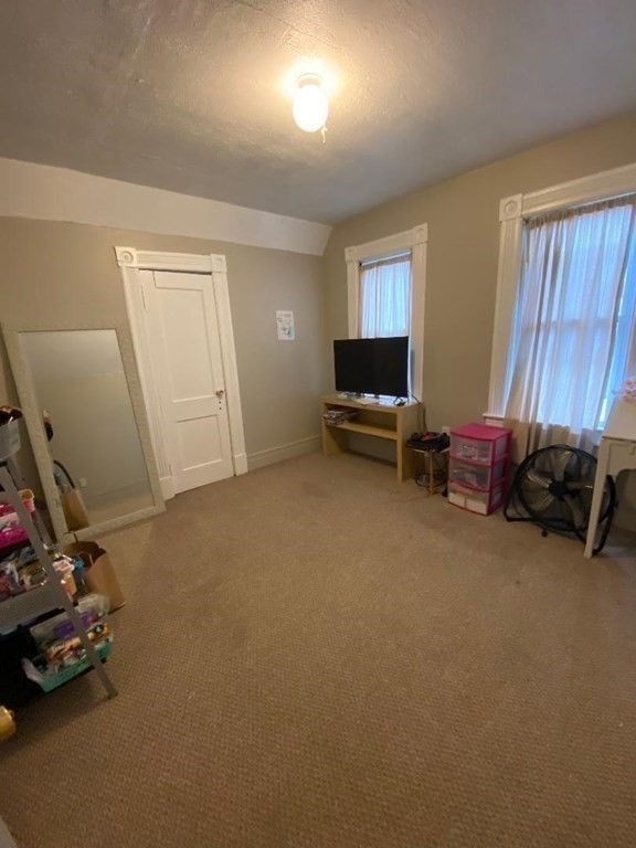 187-189 White Street Springfield, MA 01108 - Photo 17 of 23 Gallery Image 17