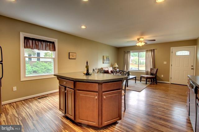 811 Ivydale Road Reisterstown, MD 21136 - Photo 7 of 25 Kitchen