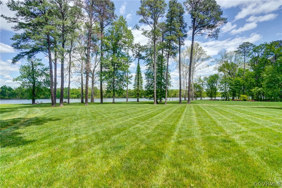 10710 Cherokee Road Midlothian, VA 23113 - Photo 4 of 50