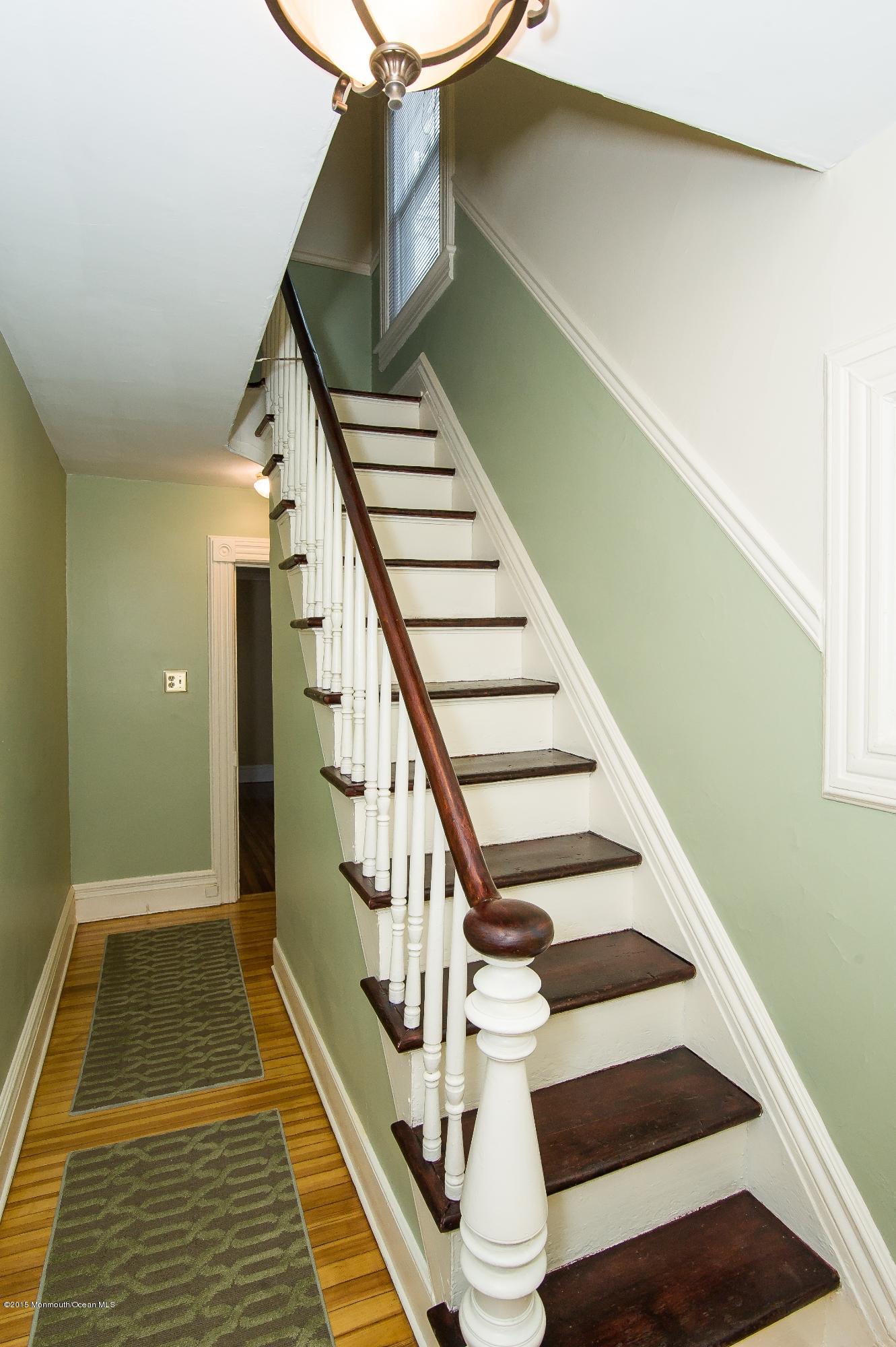 74 Atlantic Street Keyport, NJ 07735 - Photo 8 of 33 Foyer