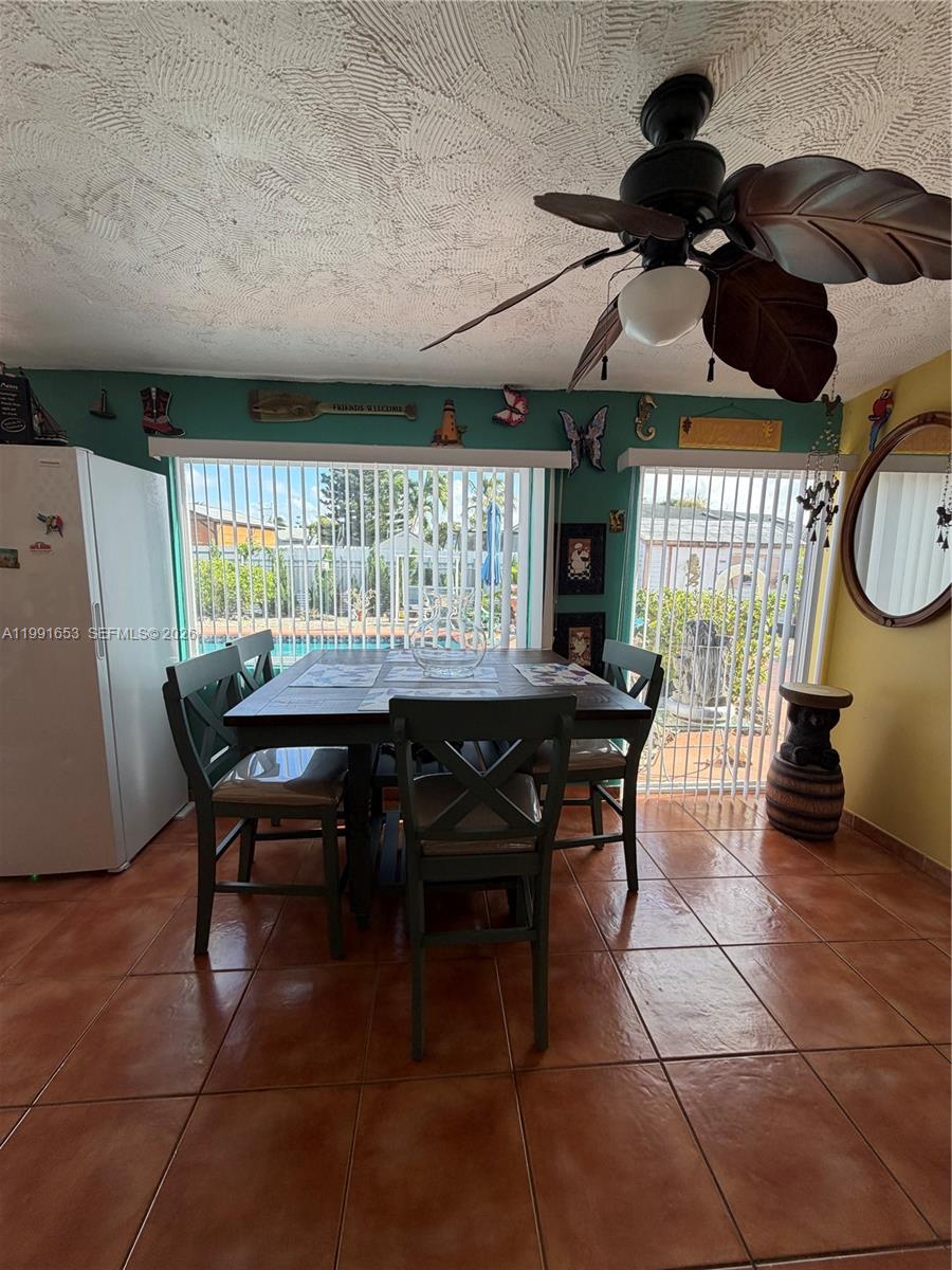 13050 Southwest 261st Terrace Homestead, FL 33032 - Photo 23 of 32