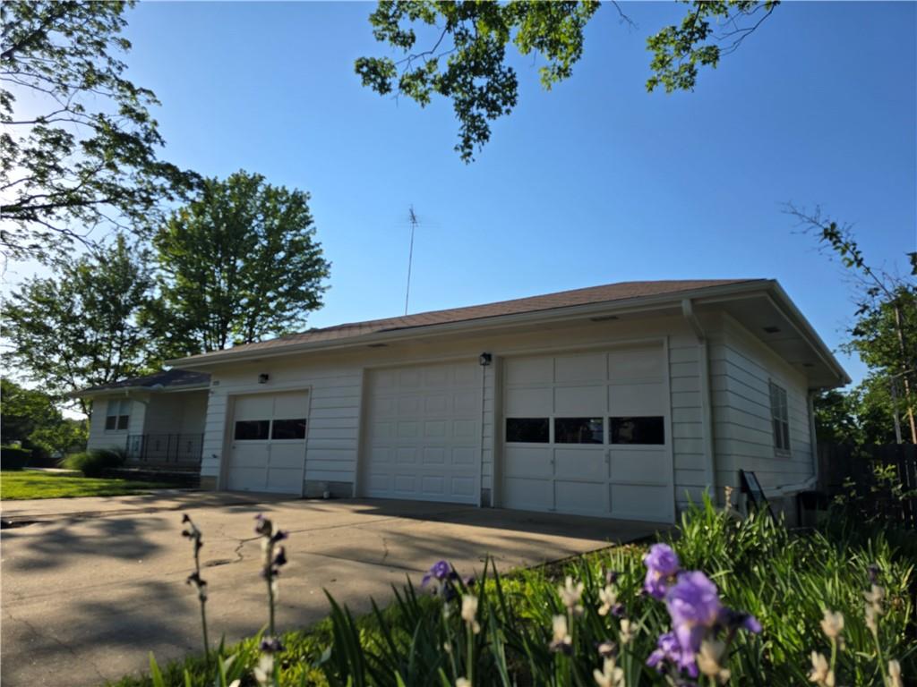 223 West 9th Street Fort Scott, KS 66701 - Photo 4 of 65