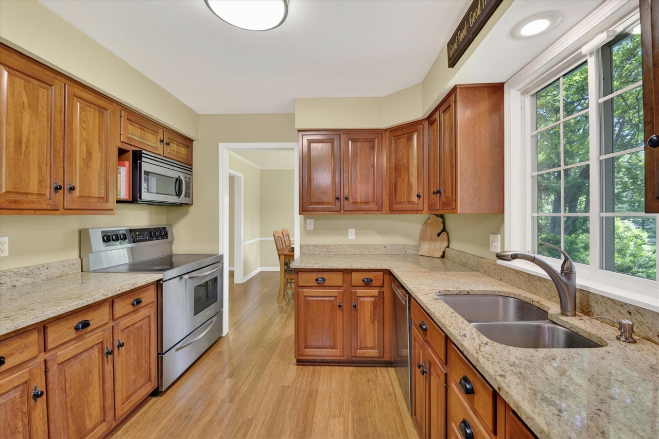 48377 Gyde Road Canton, MI 48187 - Photo 17 of 96